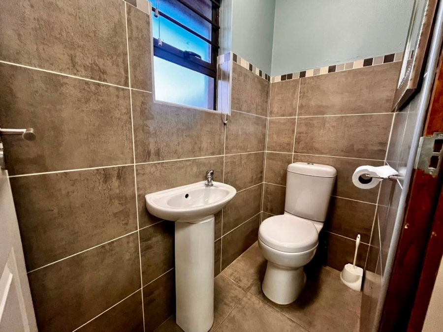 4 Bedroom Property for Sale in Boschdal North West